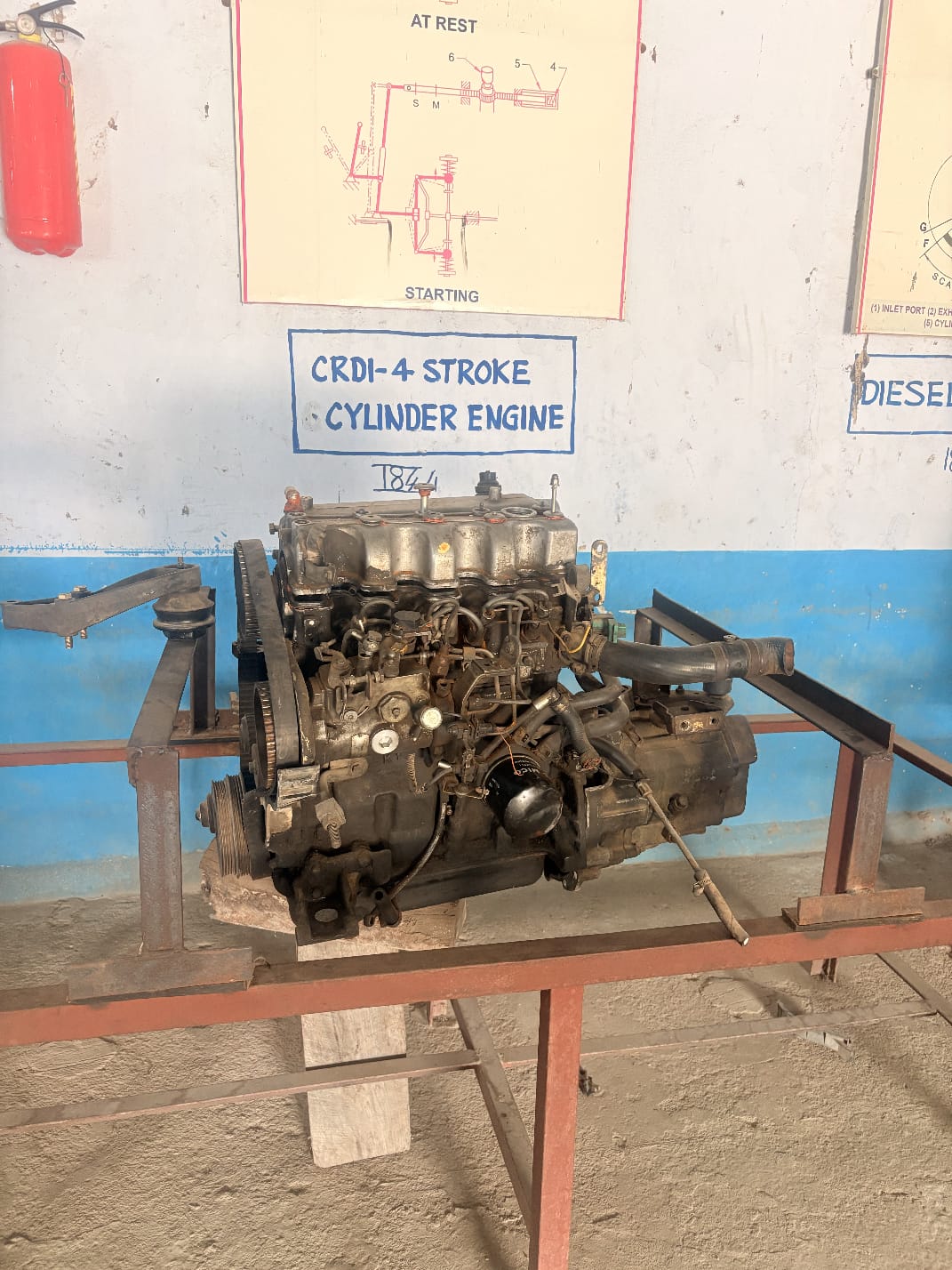 CRDI 4 stroke cylinder engine model in lab